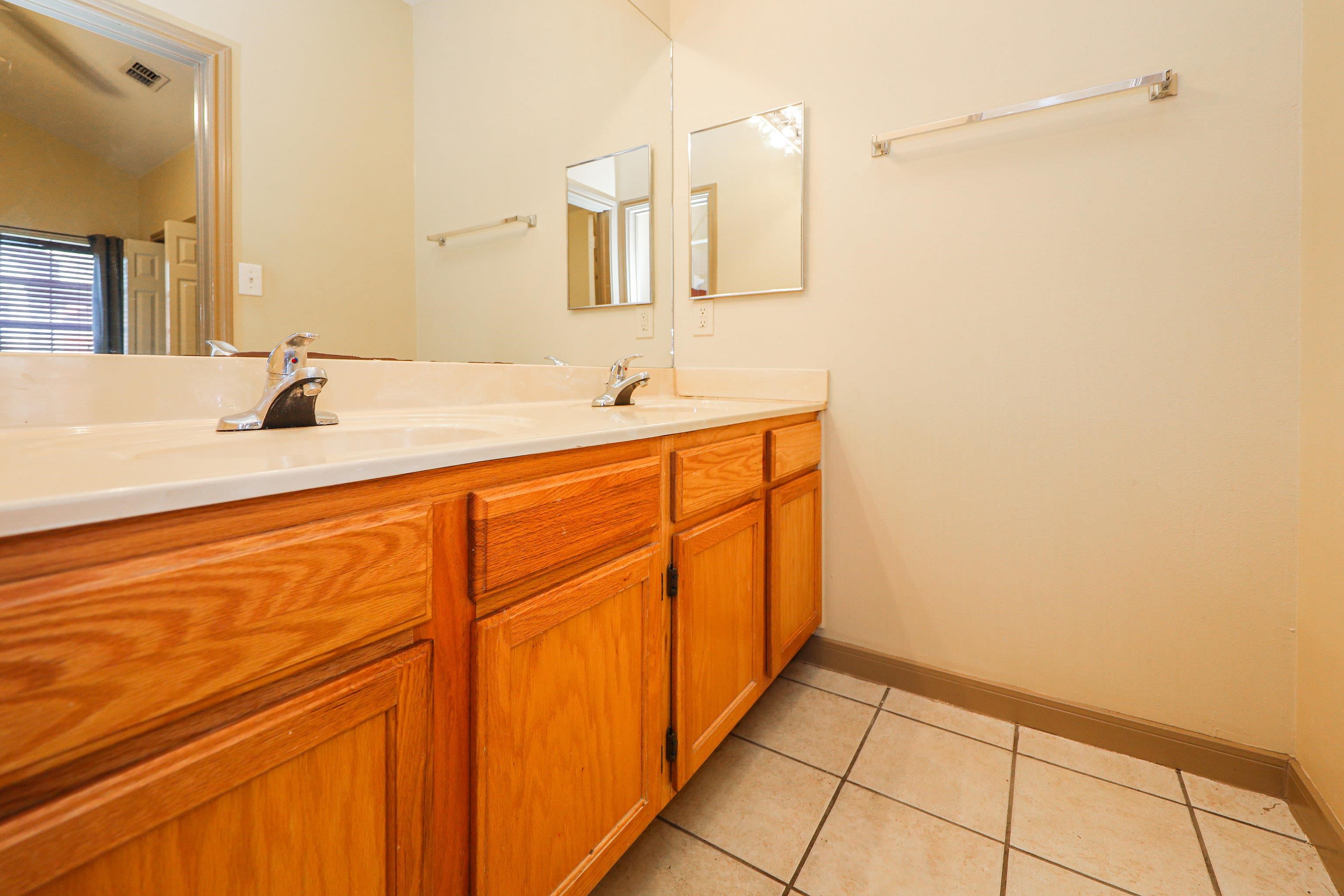 2445 Monarch Dr Unit: 202