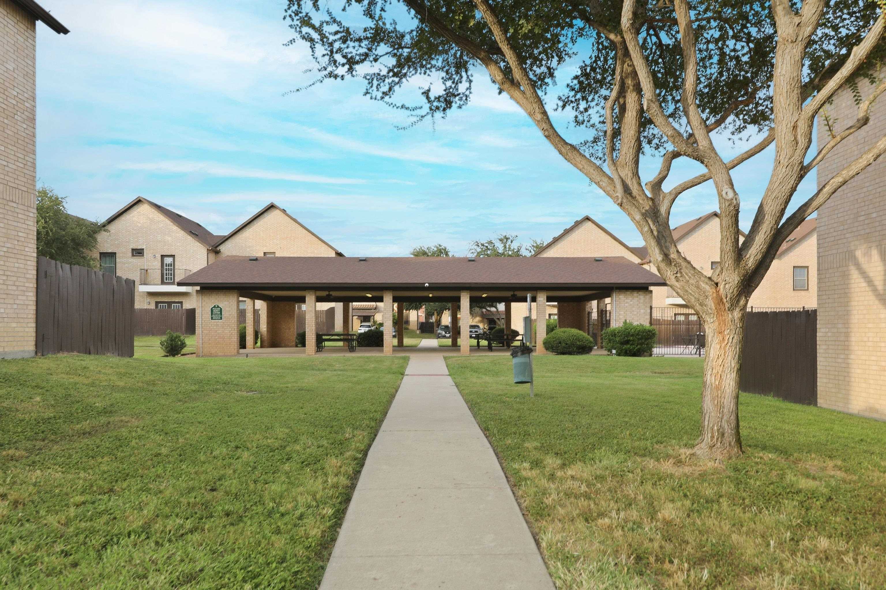 2445 Monarch Dr Unit: 202