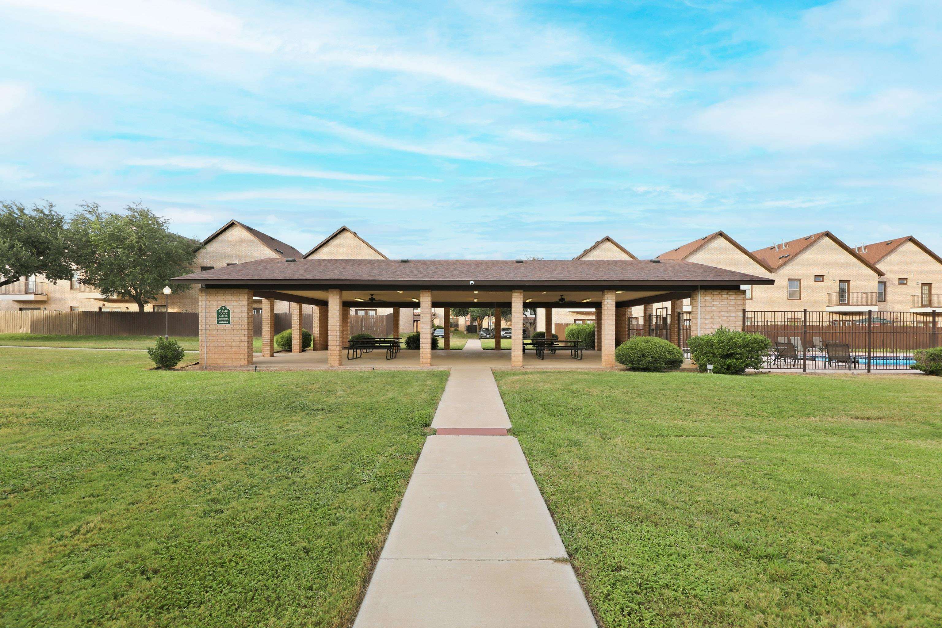 2445 Monarch Dr Unit: 202