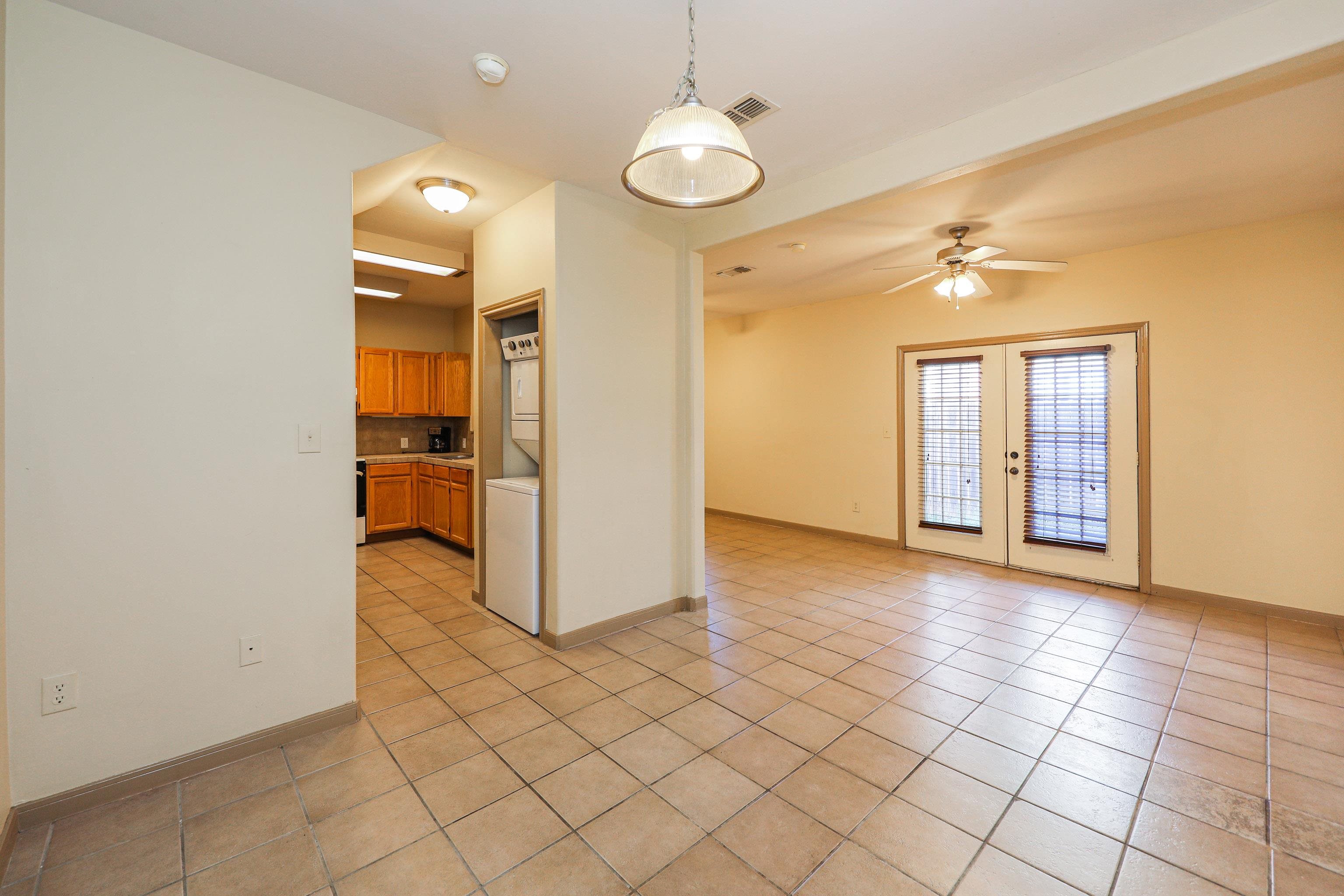 2445 Monarch Dr Unit: 202