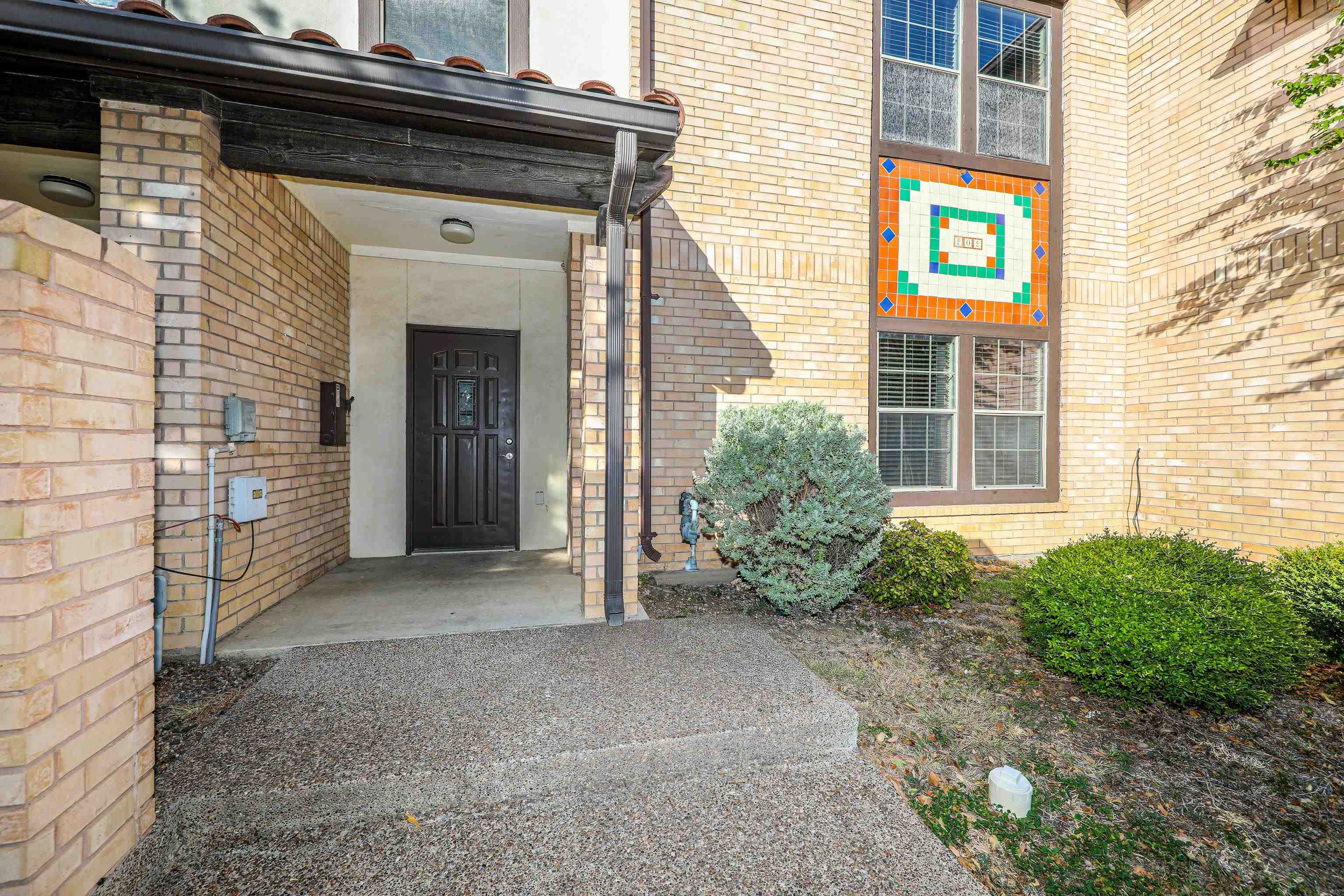 2445 Monarch Dr Unit: 202