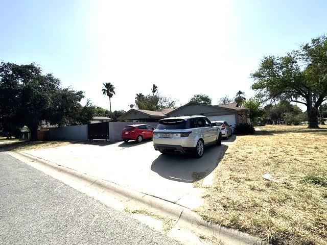 709 Graceland Dr
