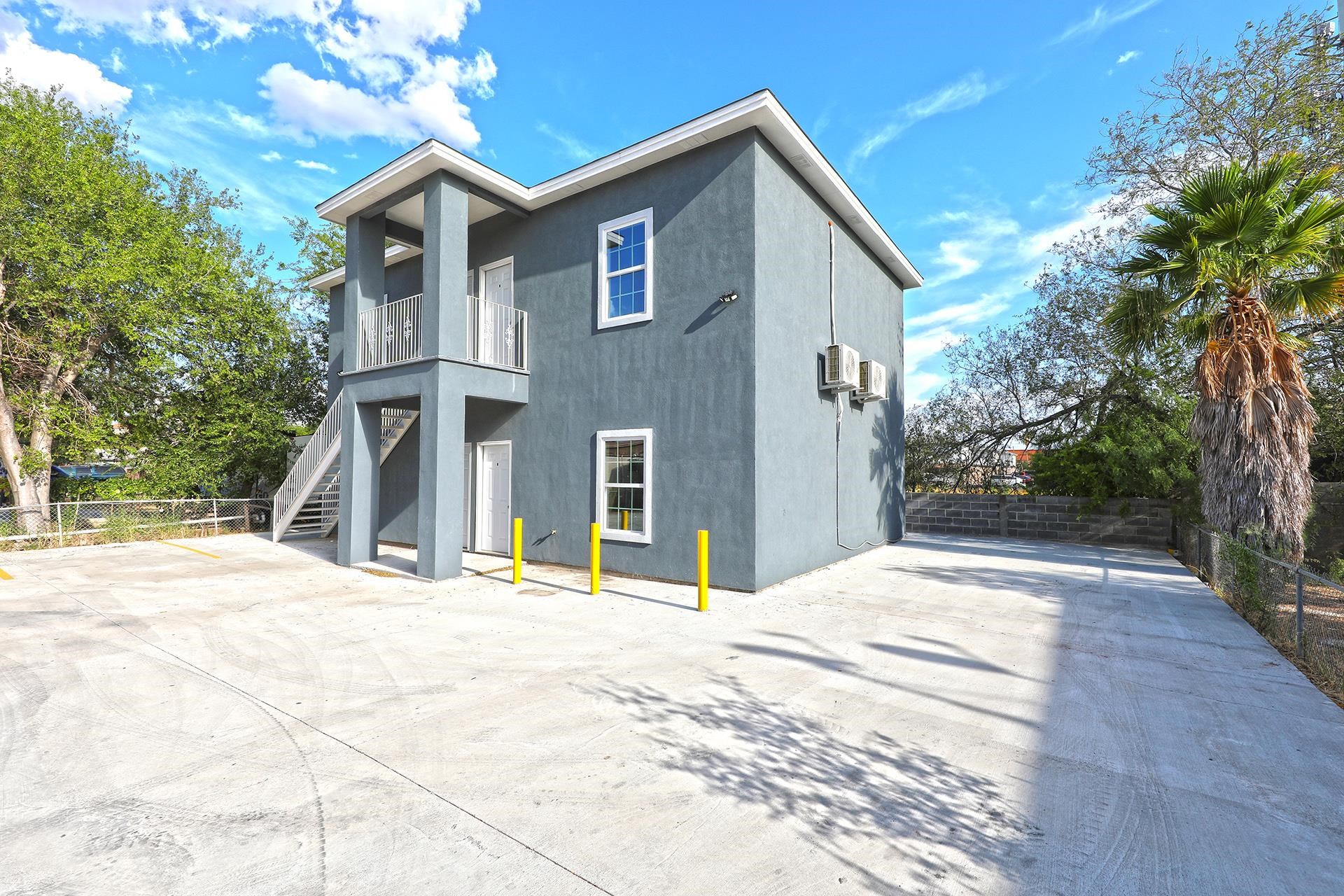 1215 Bustamante St Unit: 4