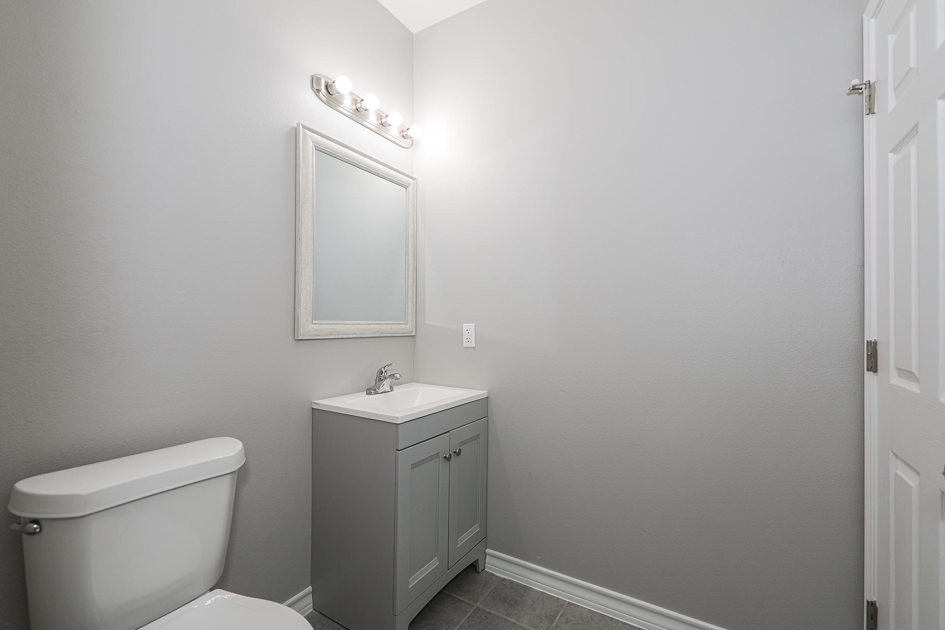 1215 Bustamante St Unit: 4