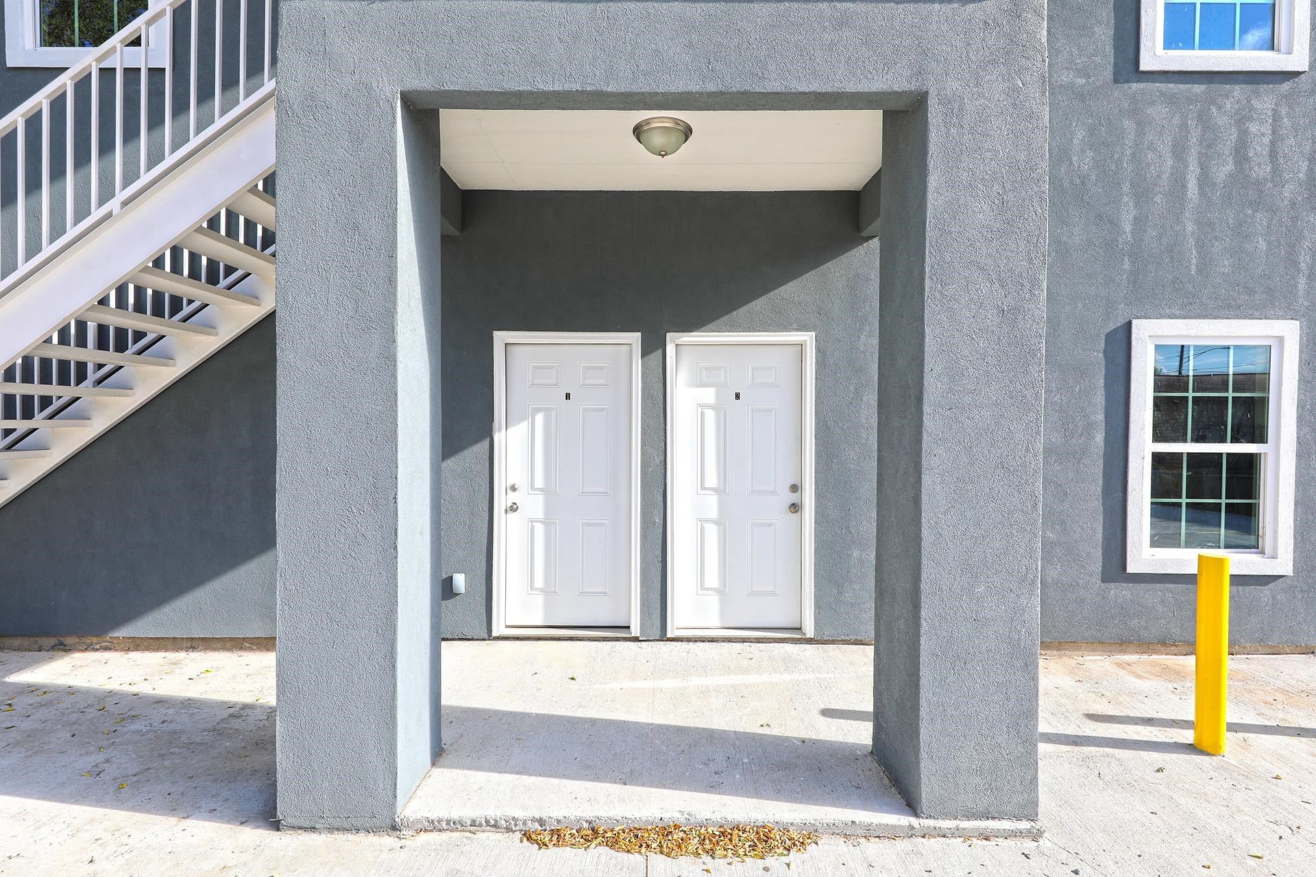 1215 Bustamante St Unit: 4