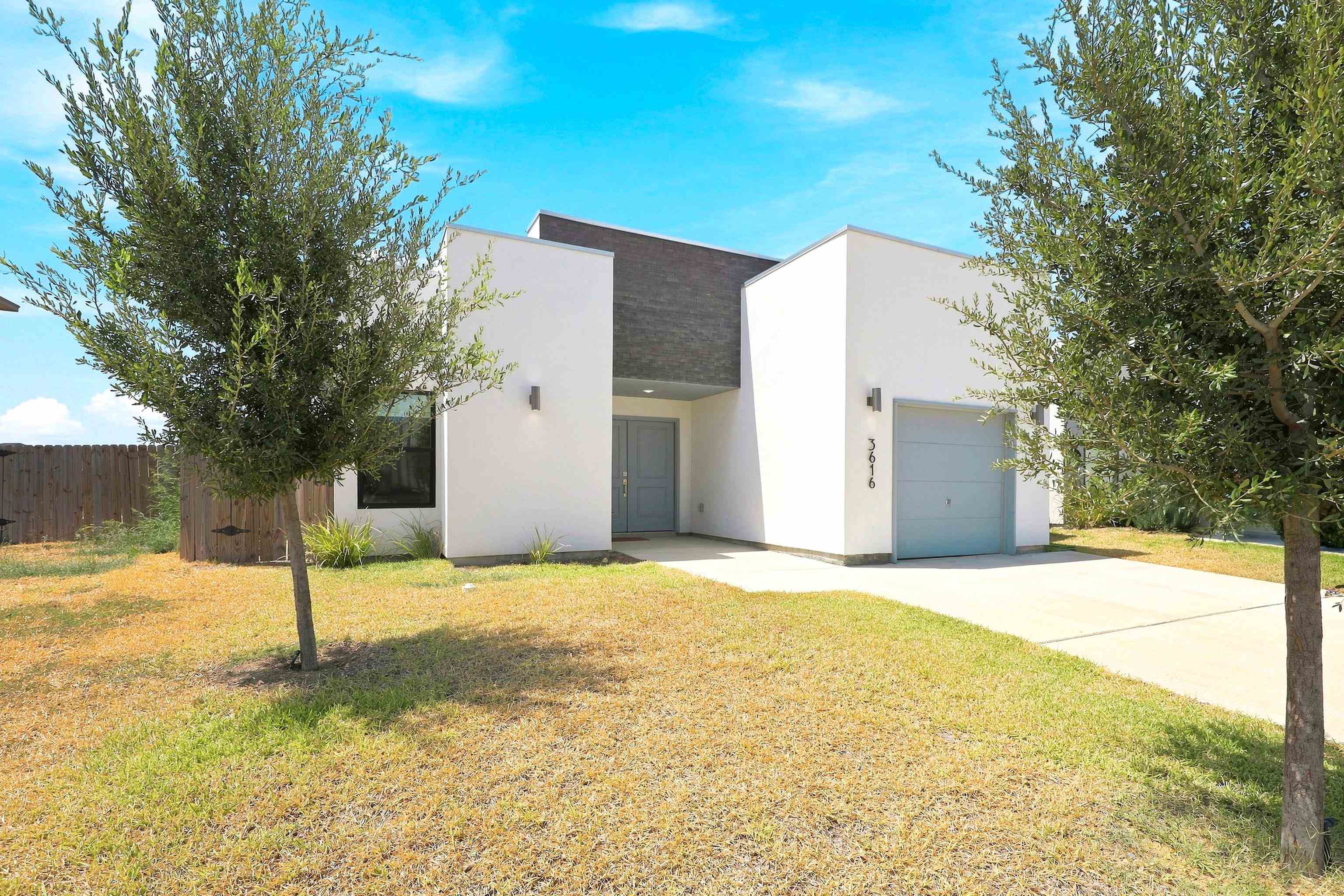 3616 Guaymas Ave