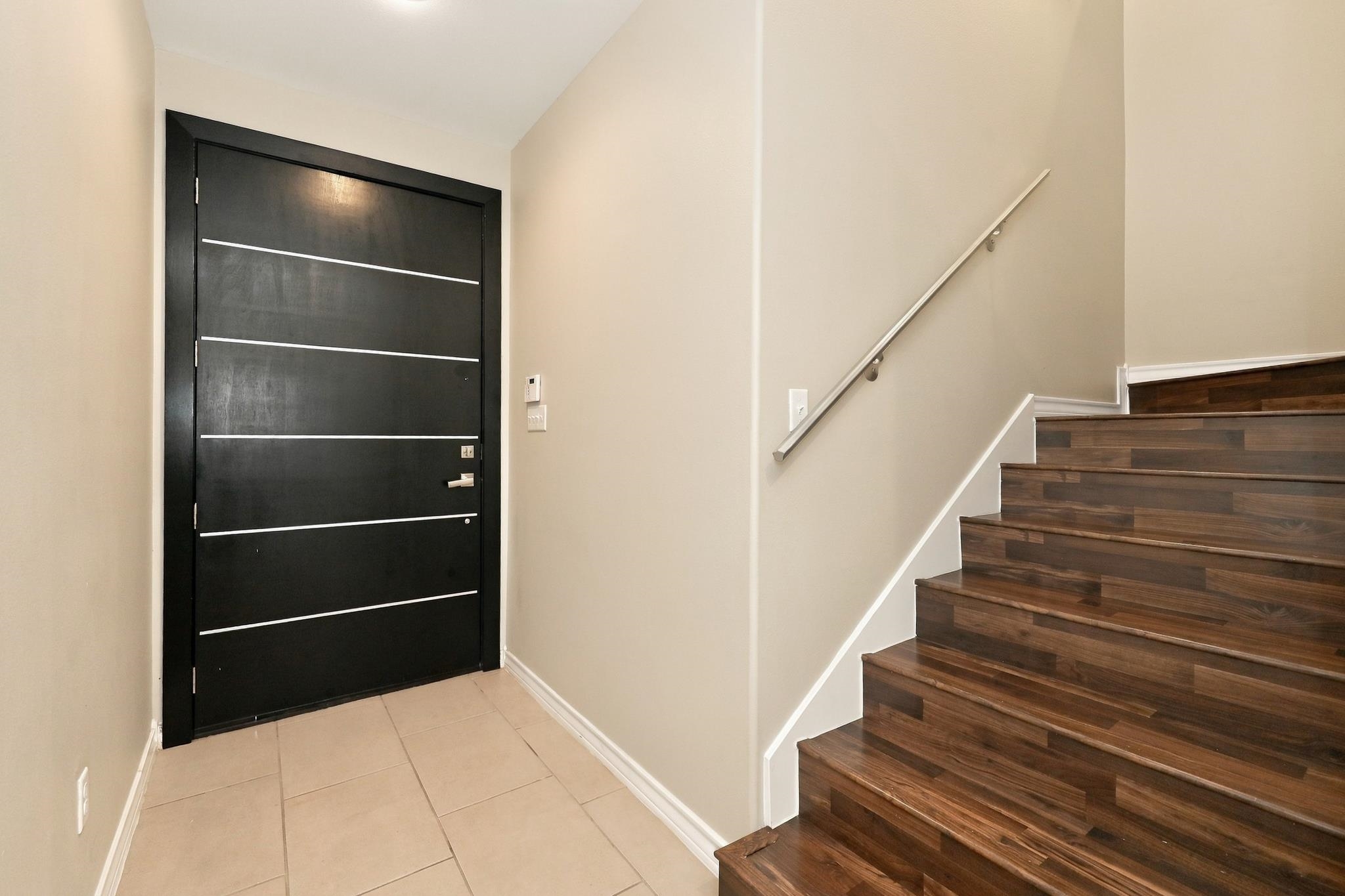7915 Elka Lp