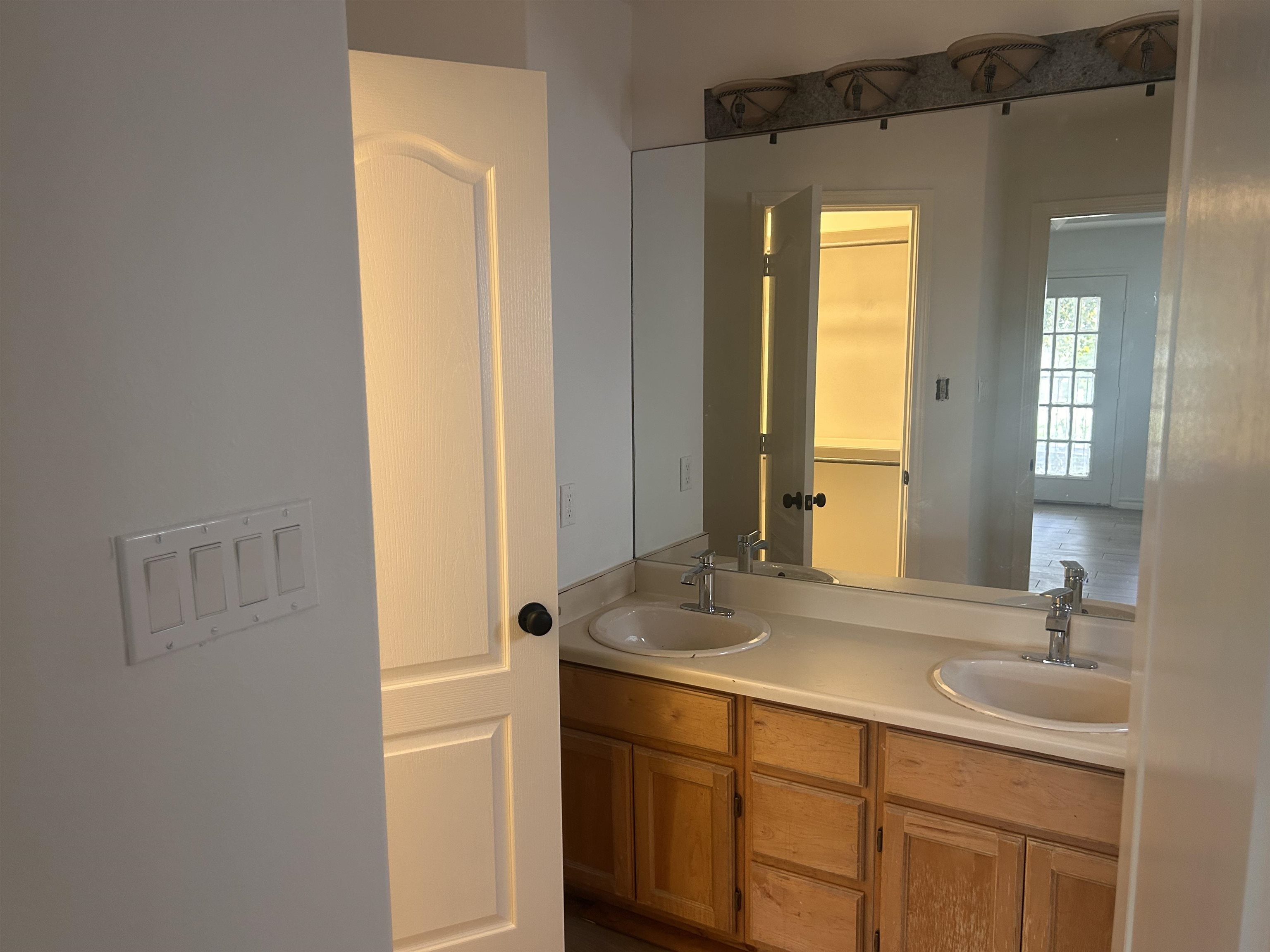 415 Goldeneye Ct
