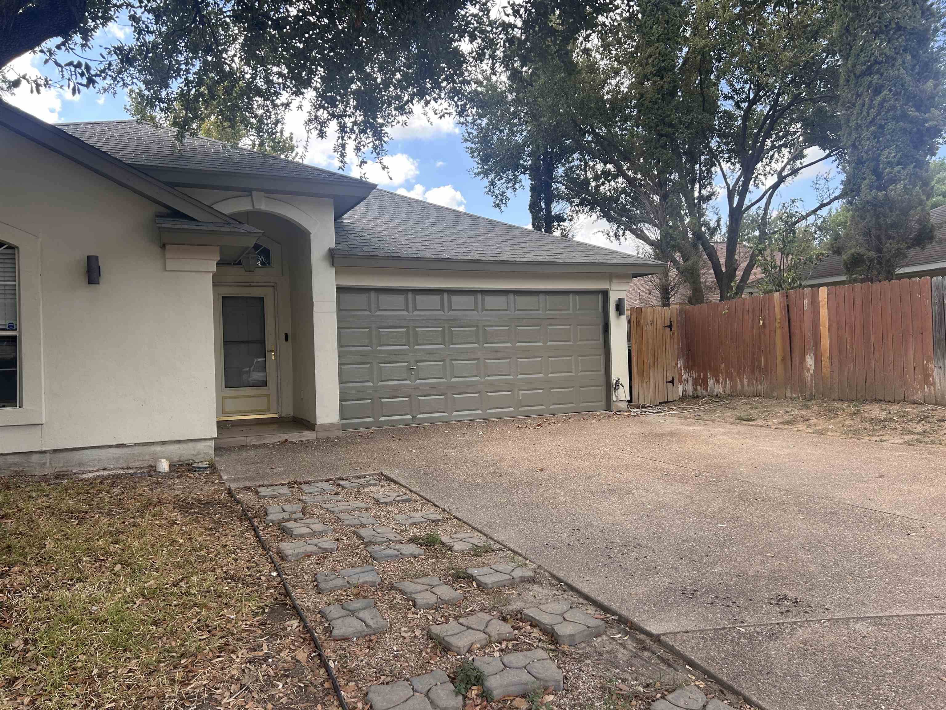 415 Goldeneye Ct