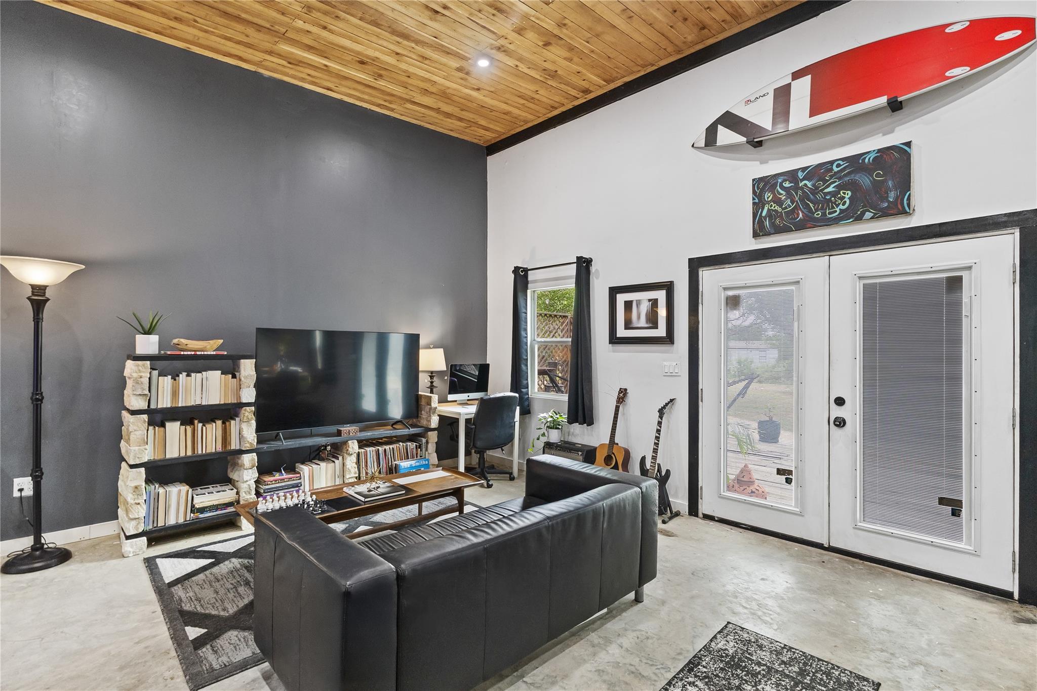 124 Valley Creek DR