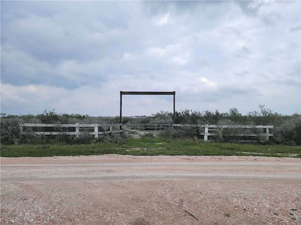 n/a De La Garza Dr