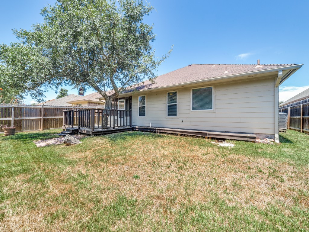 113 Georgian Oaks St