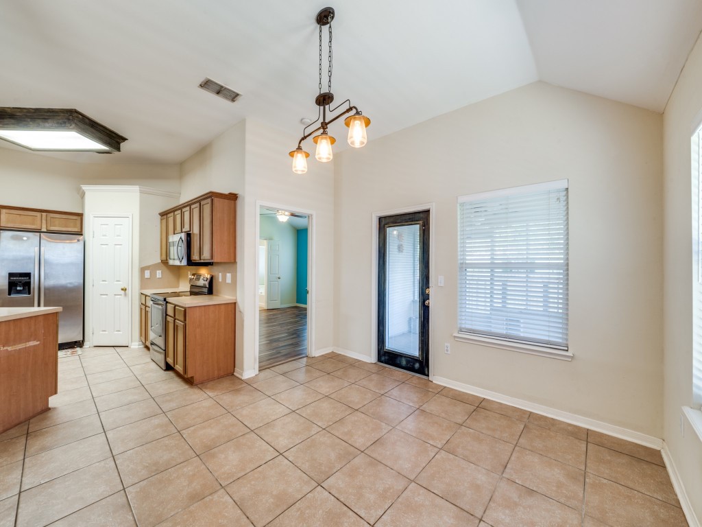 113 Georgian Oaks St