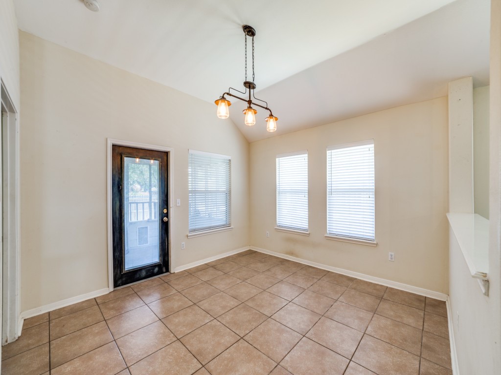 113 Georgian Oaks St