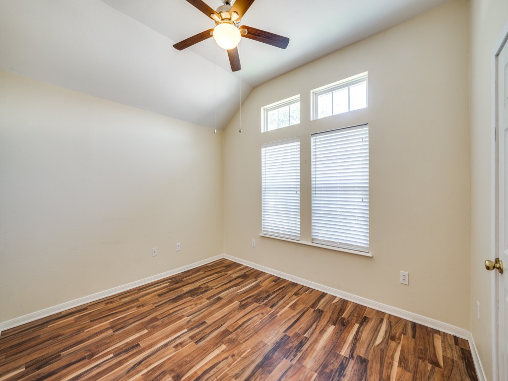 113 Georgian Oaks St