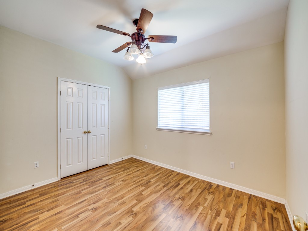113 Georgian Oaks St