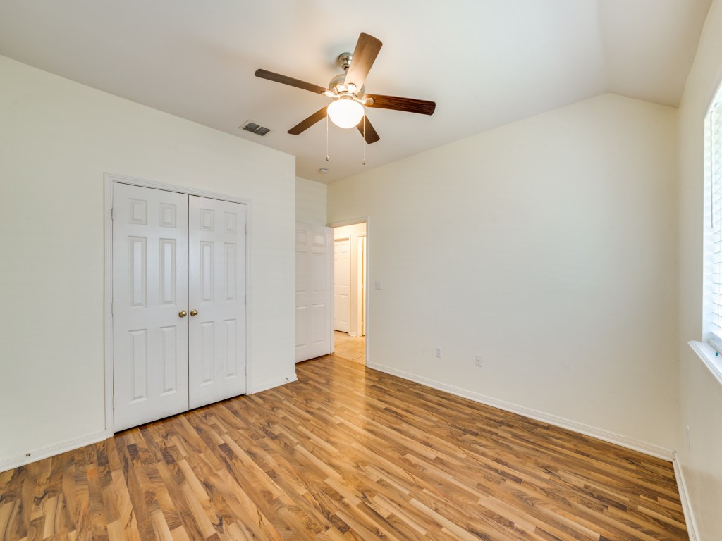 113 Georgian Oaks St