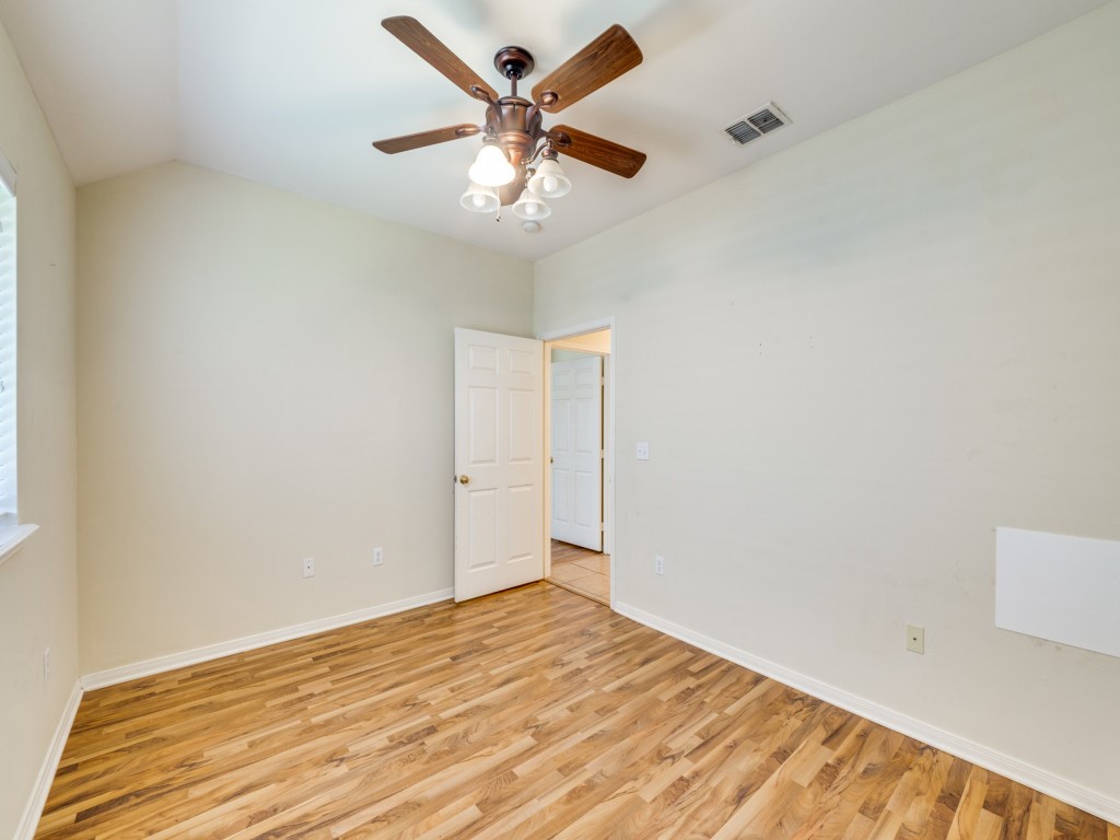 113 Georgian Oaks St