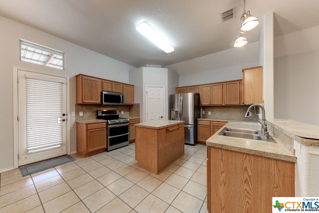 2038 Ridge View Drive