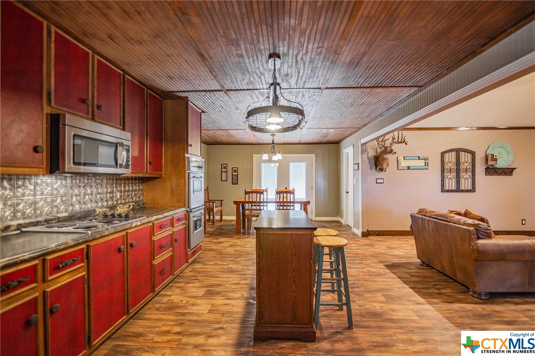 2243 Old Goliad Road