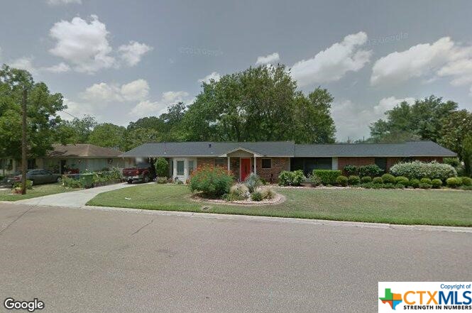 910 N McLeod Street