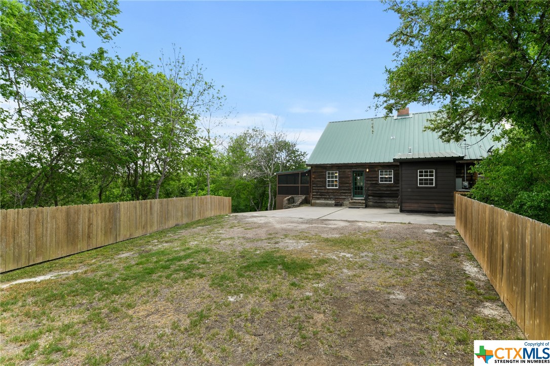 617 S Commercial Street