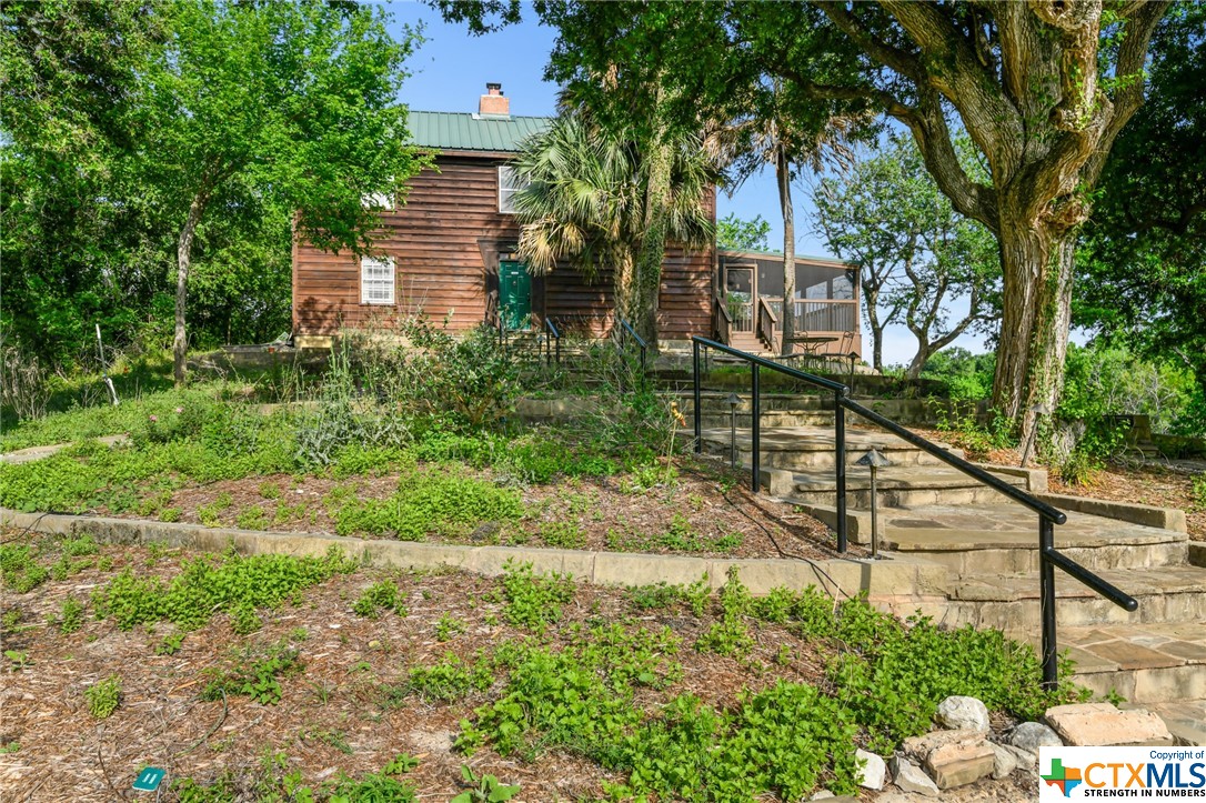 617 S Commercial Street