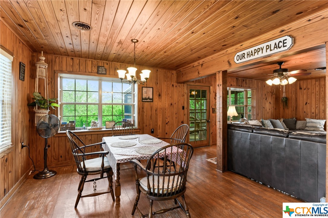 617 S Commercial Street