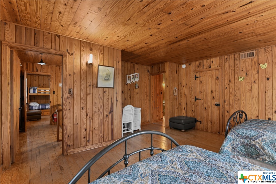 617 S Commercial Street