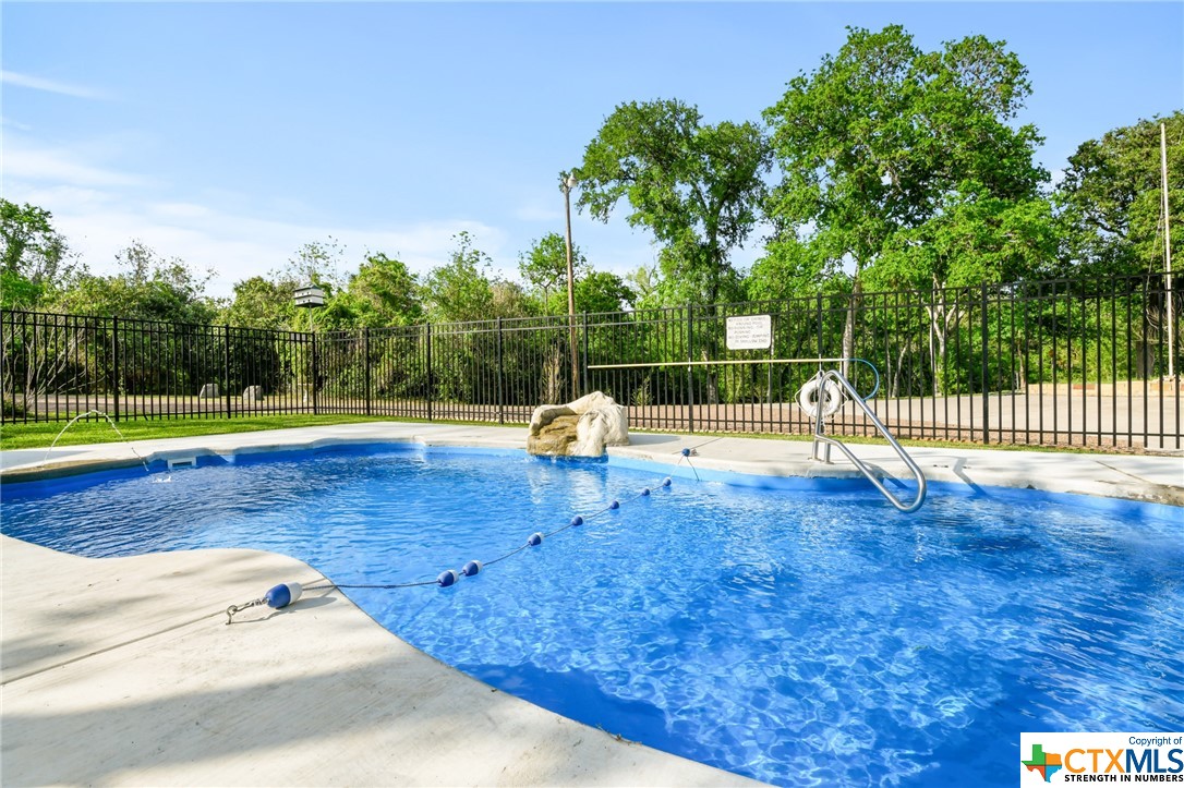 617 S Commercial Street