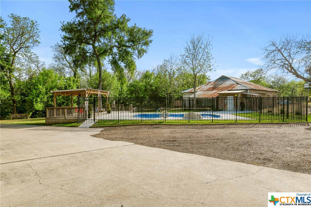 617 S Commercial Street