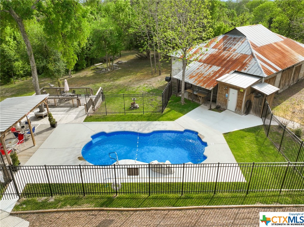 617 S Commercial Street