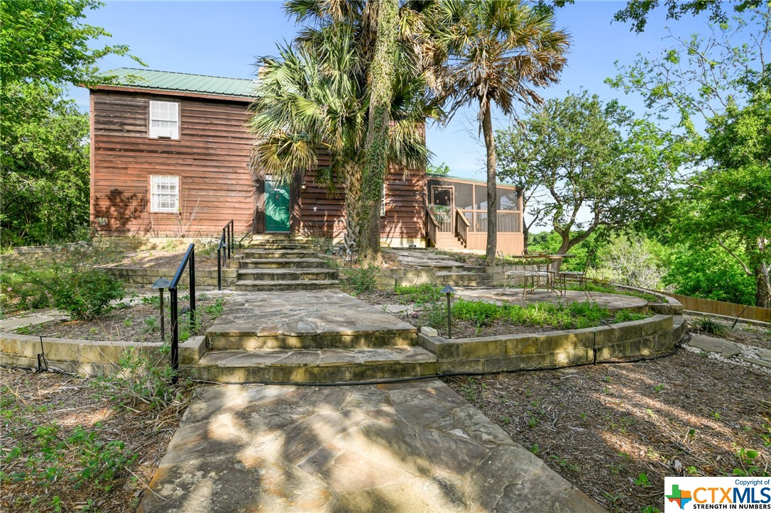 617 S Commercial Street