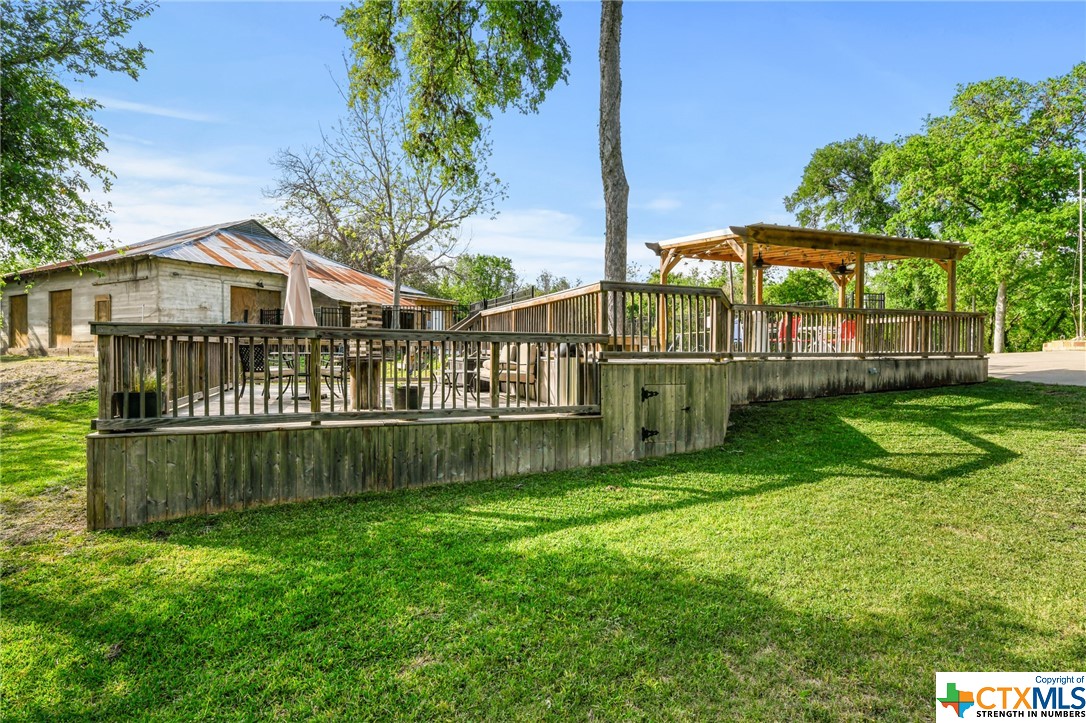 617 S Commercial Street