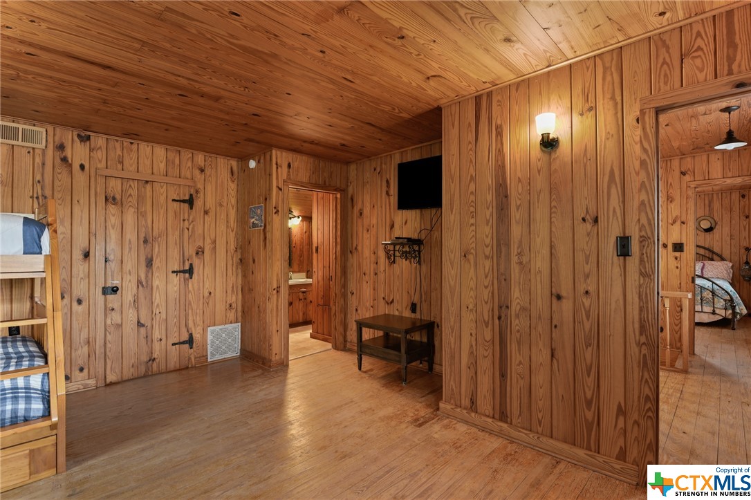 617 S Commercial Street