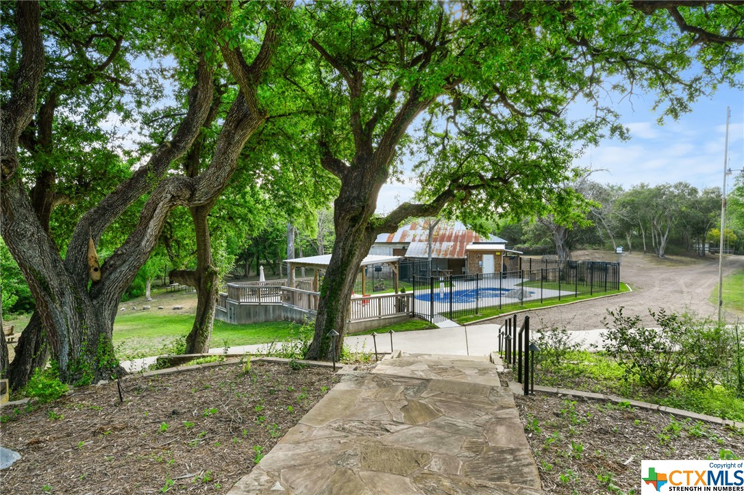 617 S Commercial Street