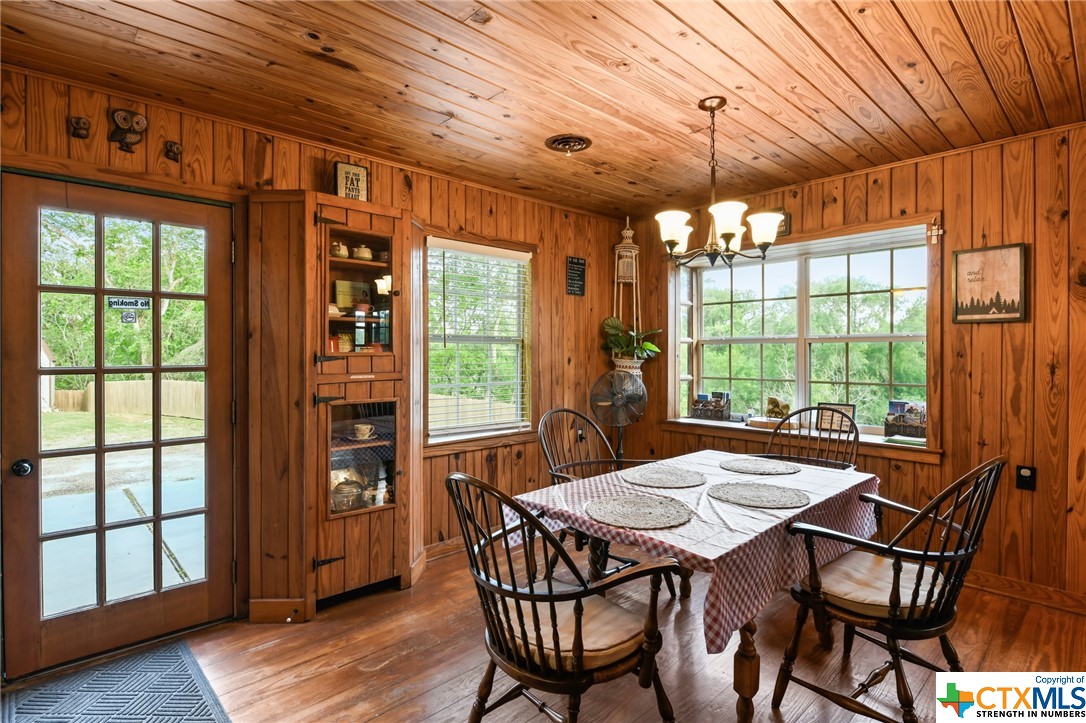 617 S Commercial Street