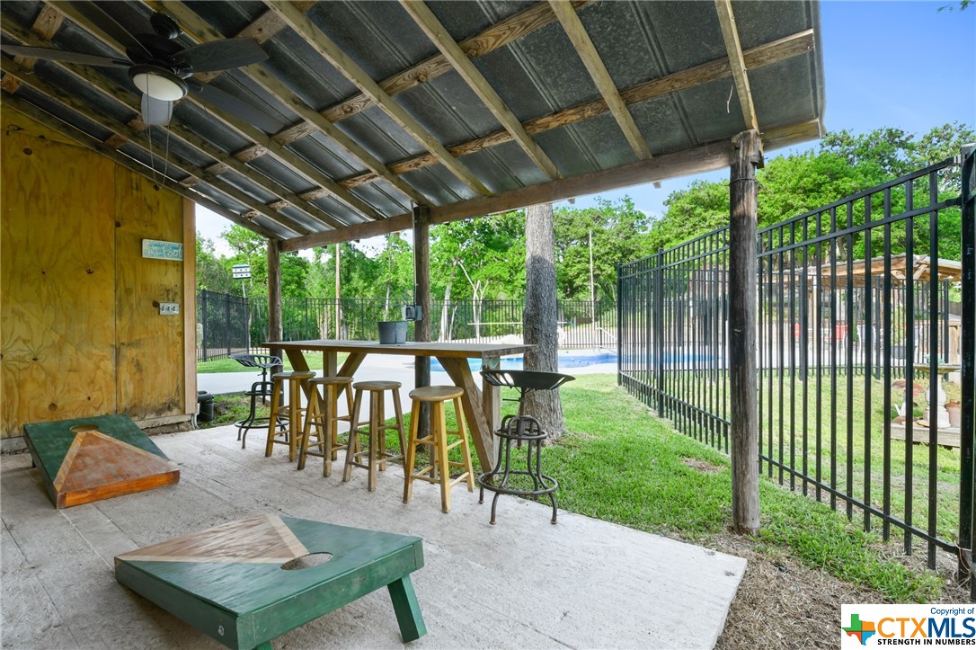 617 S Commercial Street