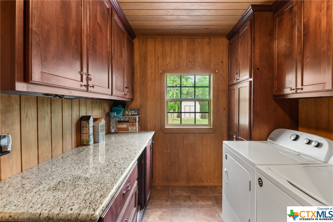 617 S Commercial Street