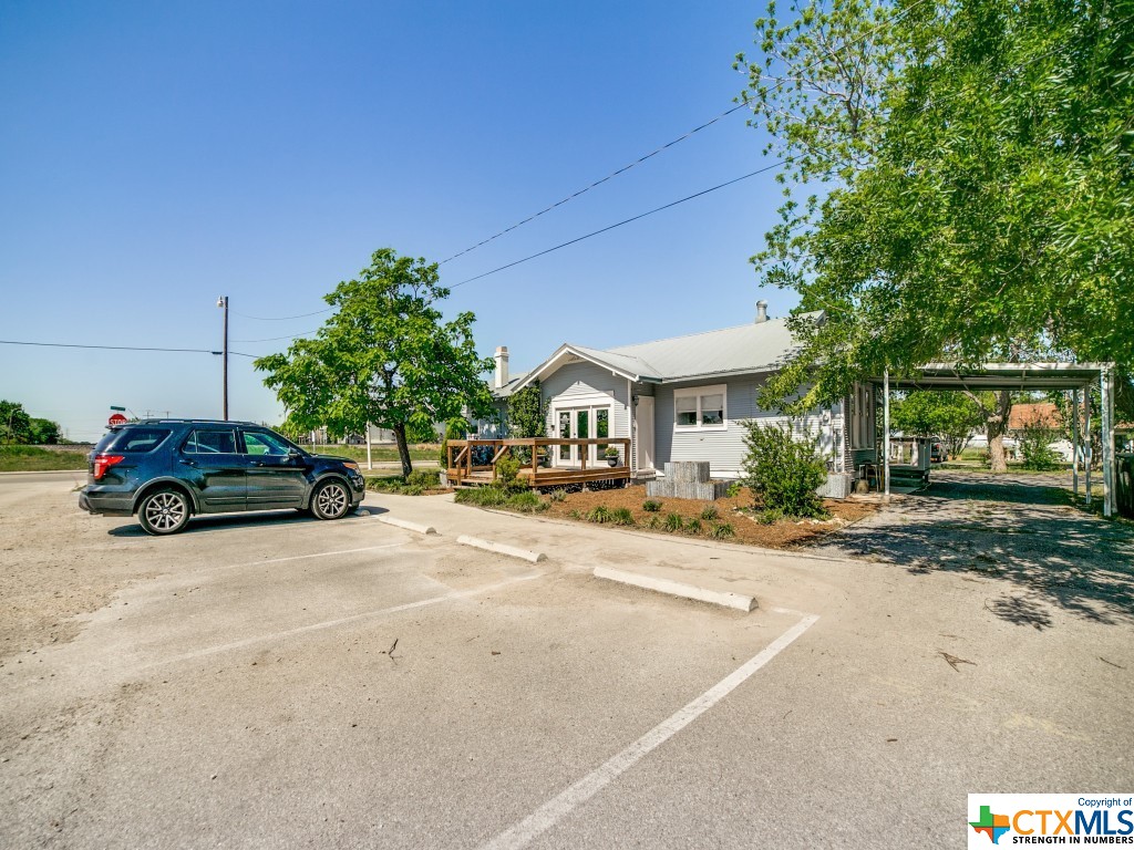 303 E San Antonio Street