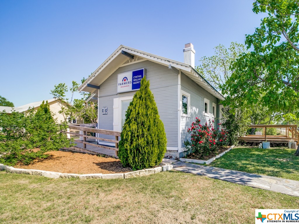 303 E San Antonio Street