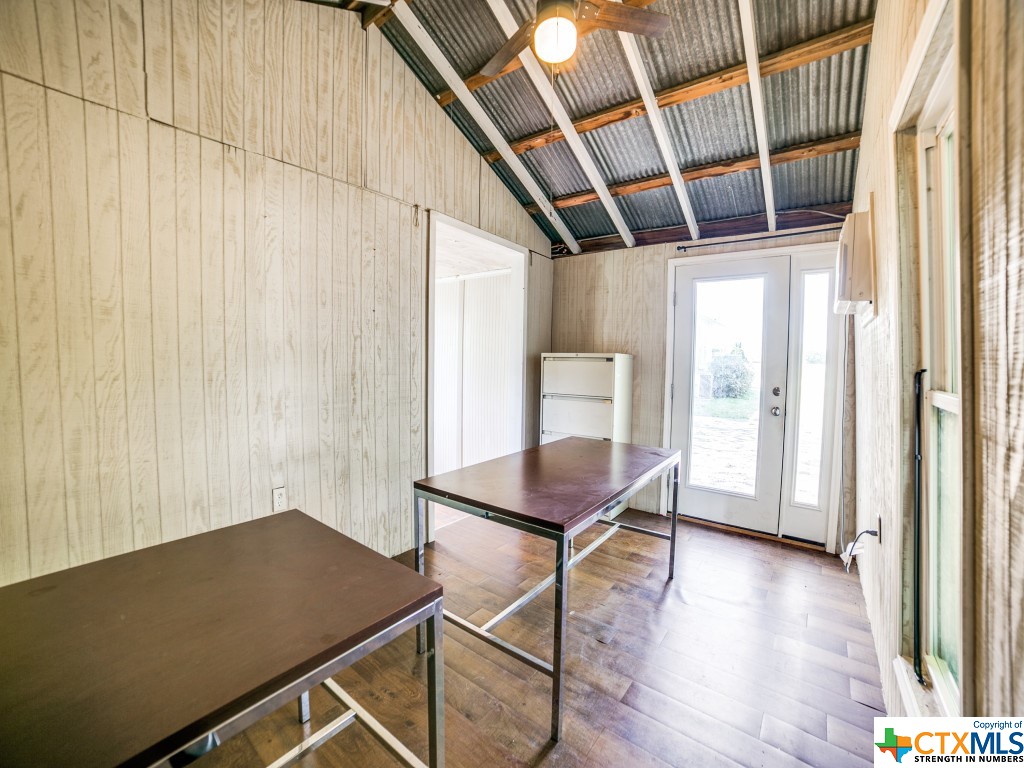 303 E San Antonio Street