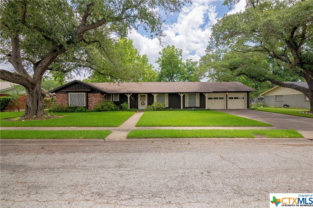 901 Gardenia Lane