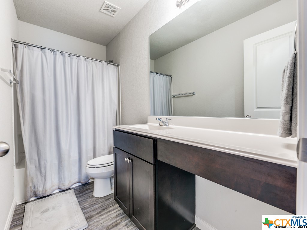 1341 Kelly River Street