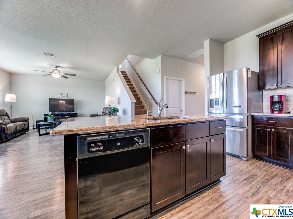 1341 Kelly River Street