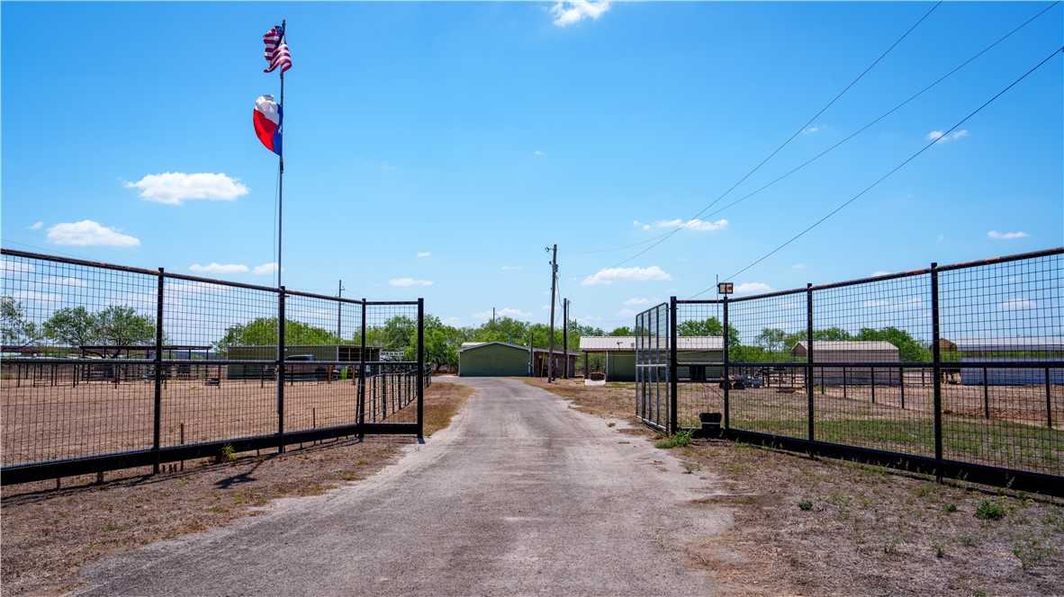 200 W County Road 418