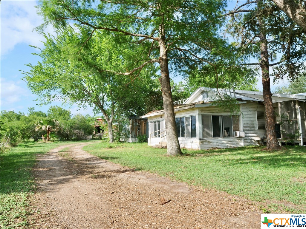 11313 FM 1593