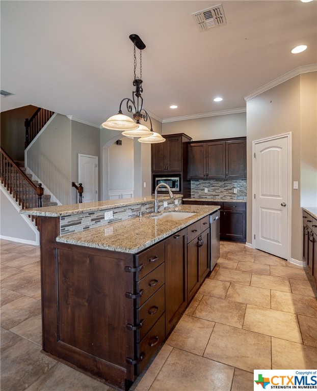 101 Terravista Trail