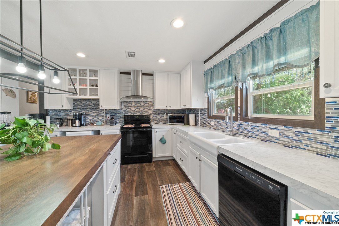 9780 Rebecca Creek Road