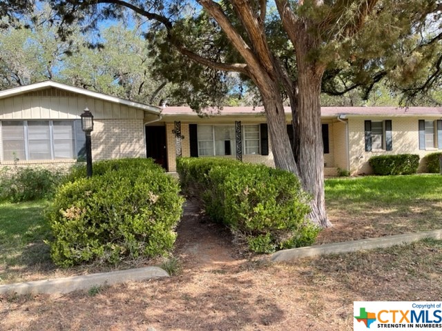 559 Lakeview Boulevard
